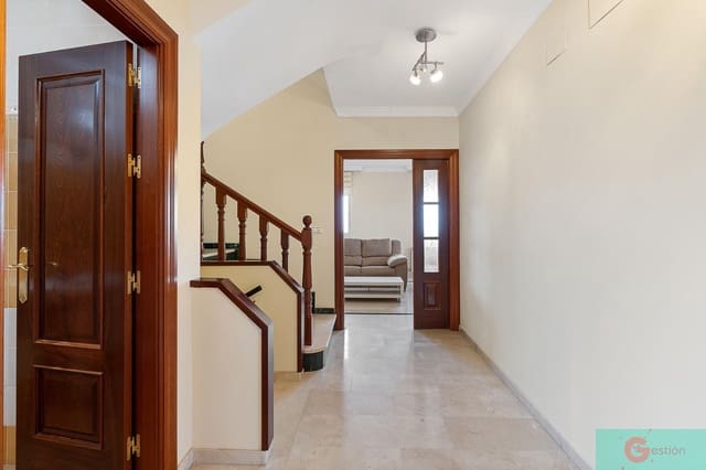 4 quarto Moradia para venda em Peligros com piscina - 325 000 € (Ref: 9219393)