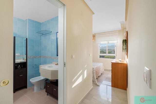 Apartamento de 2 habitaciones en Salobreña en venta con piscina - 300.000 € (Ref: 9242938)