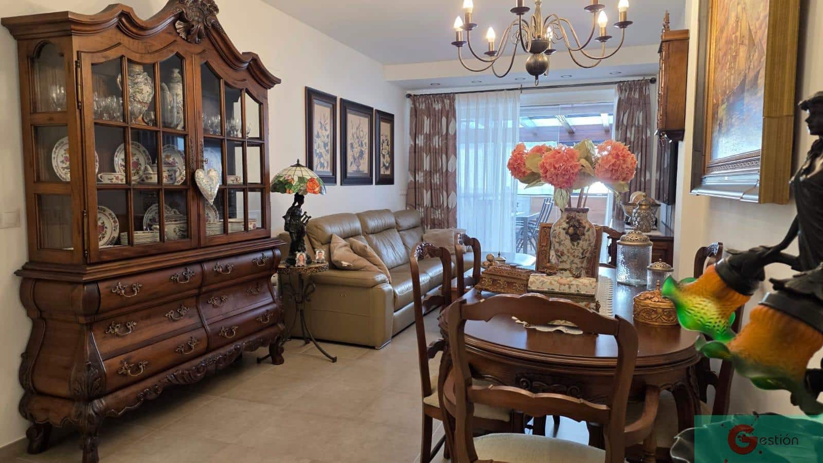 2 makuuhuone Huoneisto myytävänä paikassa Estepona mukana uima-altaan 
autotalli - 350 000 € (Ref: 9341766)