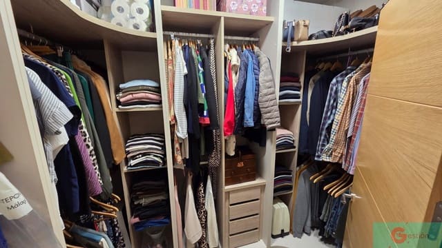 2 makuuhuone Huoneisto myytävänä paikassa Parque Central, Estepona mukana uima-altaan 
autotalli - 350 000 € (Ref: 9341766)