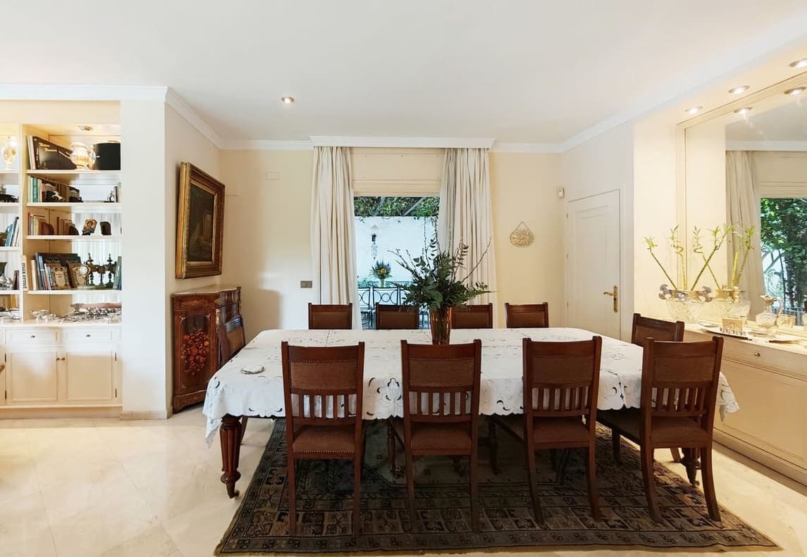 5 bedroom Villa for sale in Marbella with pool garage - € 3,900,000 (Ref: 9928274)