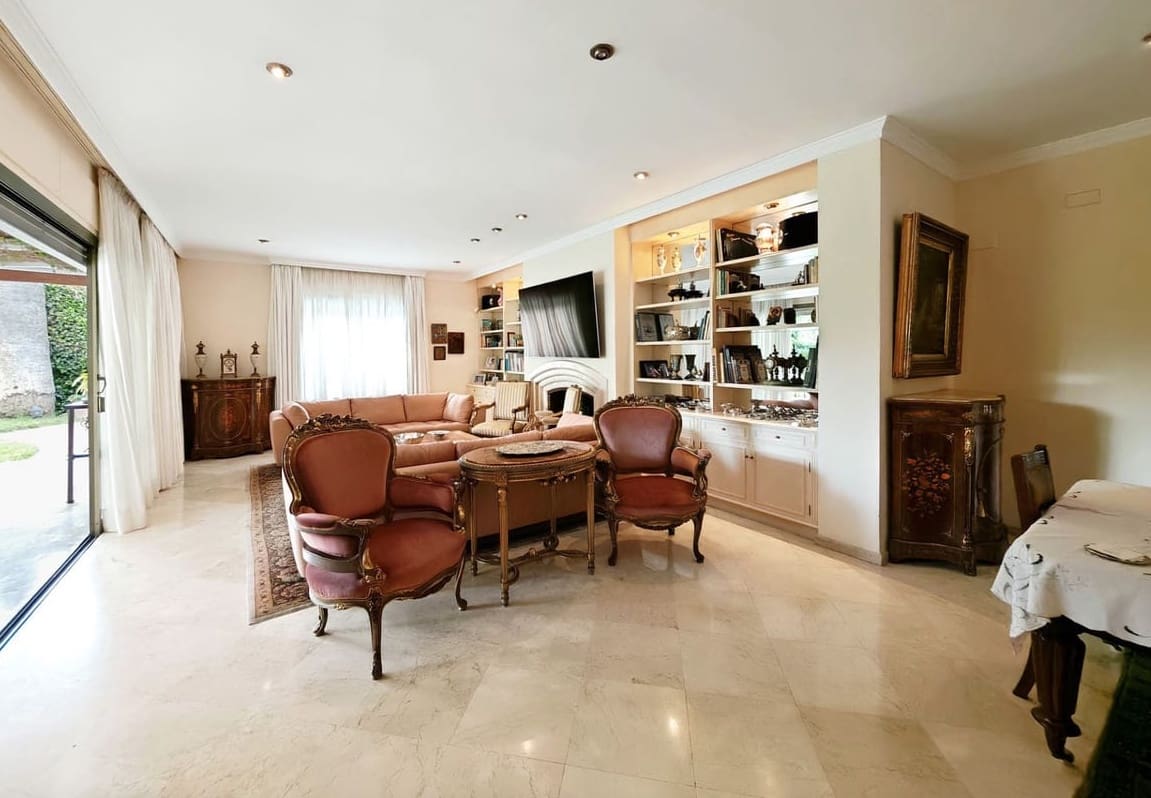 5 bedroom Villa for sale in Marbella with pool garage - € 3,900,000 (Ref: 9928274)