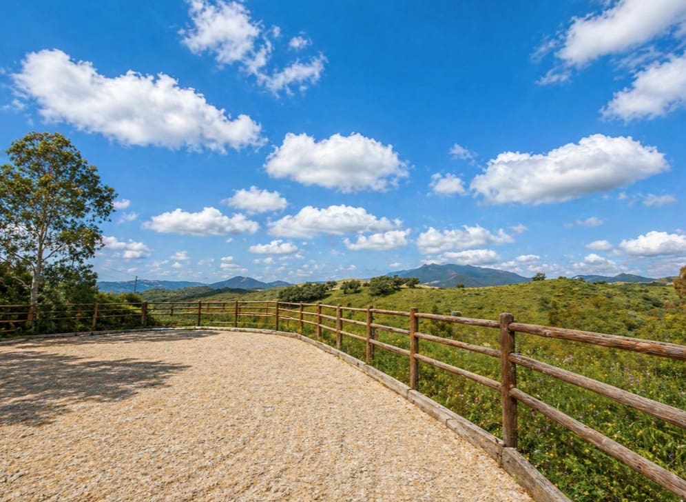 5 bedroom Finca/Country House for sale in Valtocado with garage - € 2,750,000 (Ref: 9928277)