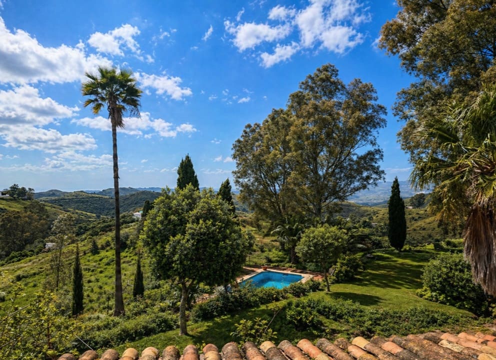 5 bedroom Finca/Country House for sale in Valtocado with garage - € 2,750,000 (Ref: 9928277)