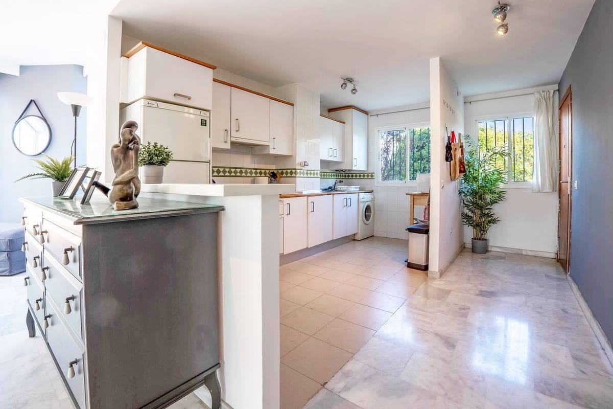 2 Zimmer Apartment zu verkaufen in Riviera del Sol mit Pool - 399.000 € (Ref: 9928281)