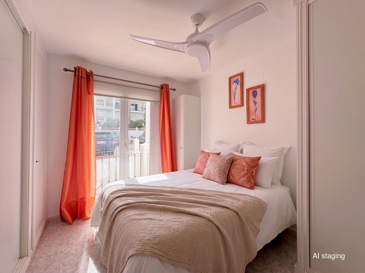 2 bedroom Apartment for sale in Mijas Costa with pool - € 349,500 (Ref: 9928282)