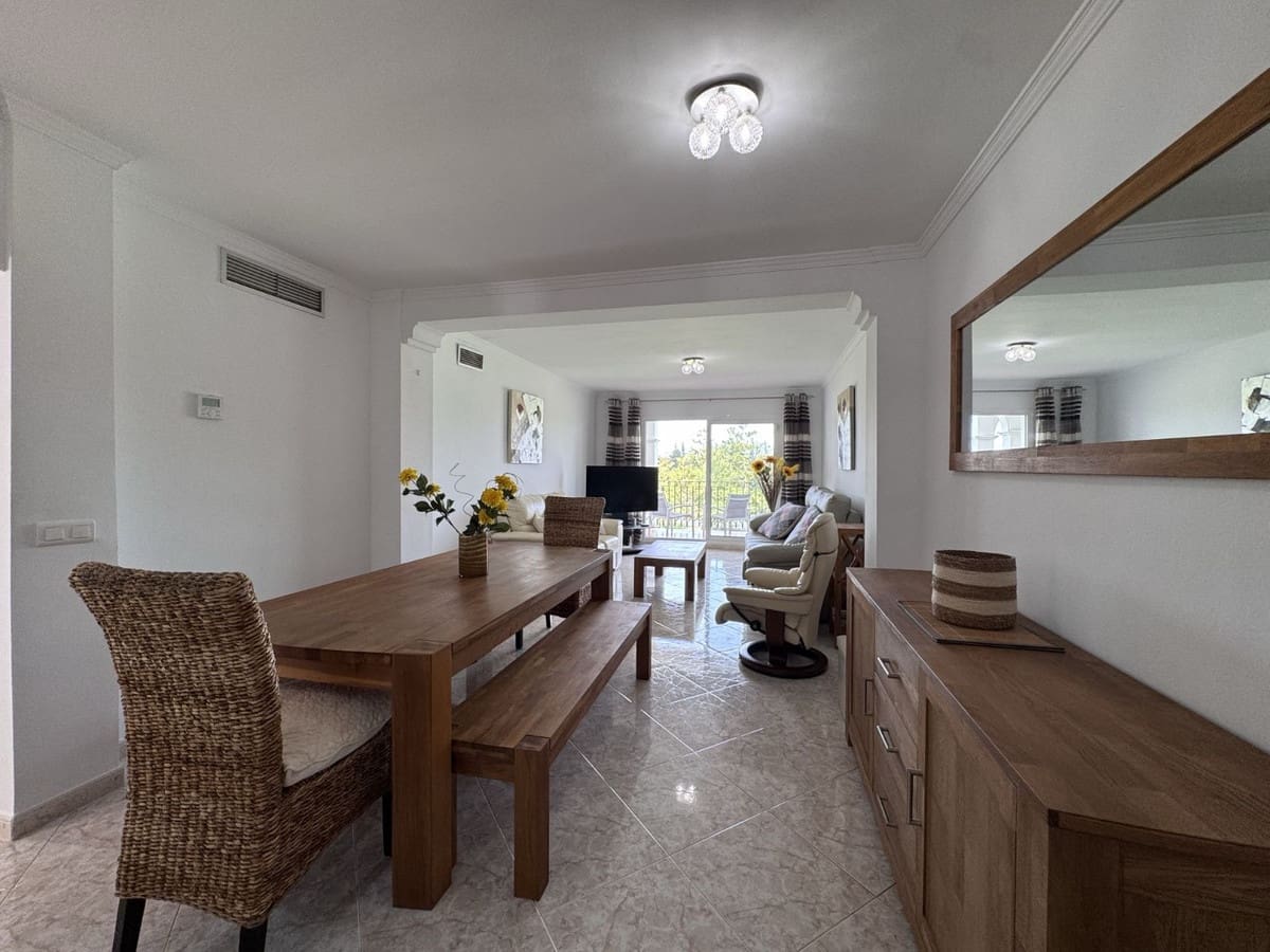 2 bedroom Apartment for sale in Mijas Costa with pool - € 349,500 (Ref: 9928282)