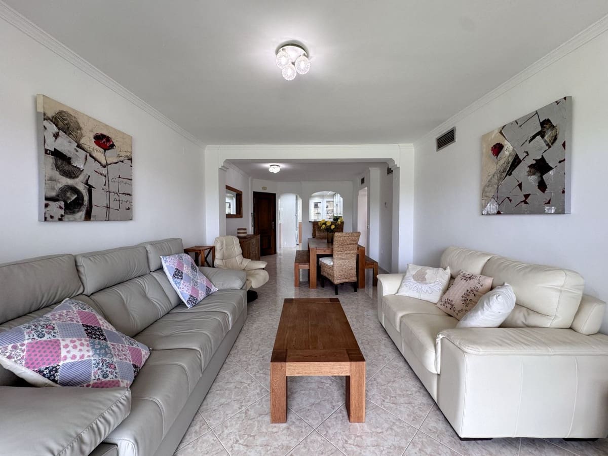 2 bedroom Apartment for sale in Mijas Costa with pool - € 349,500 (Ref: 9928282)