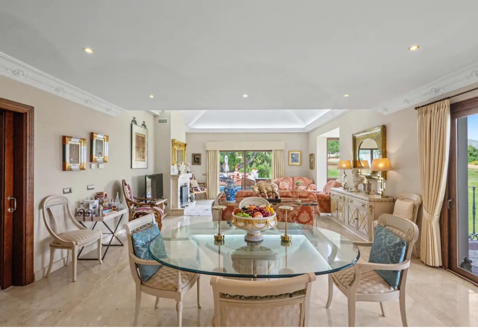 Chalet de 4 habitaciones en Mijas Costa en venta con piscina - 1.850.000 € (Ref: 9928283)
