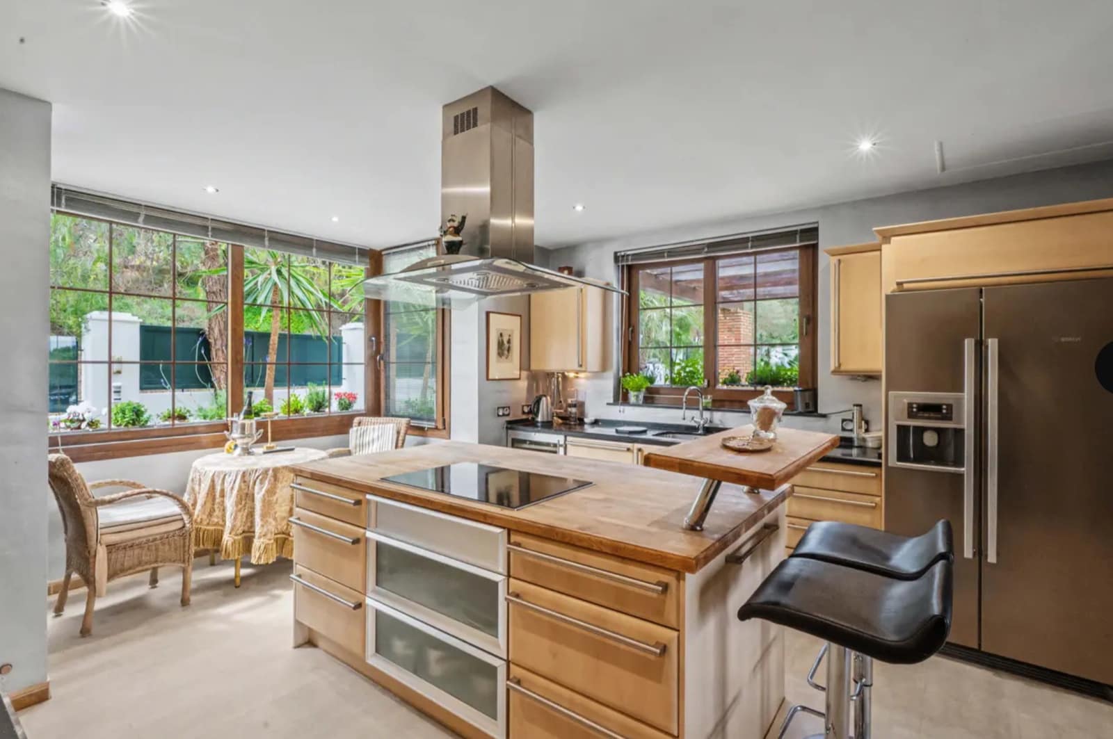 Chalet de 4 habitaciones en Mijas Costa en venta con piscina - 1.850.000 € (Ref: 9928283)