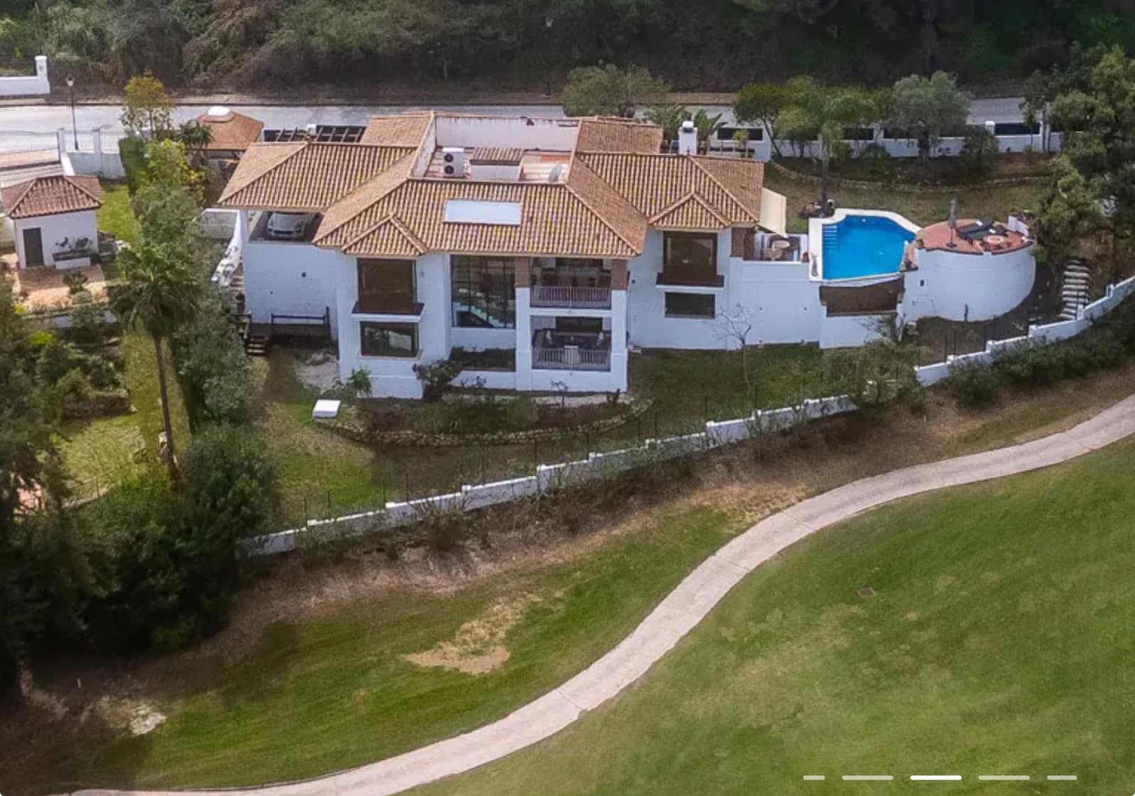 Chalet de 4 habitaciones en Mijas Costa en venta con piscina - 1.850.000 € (Ref: 9928283)