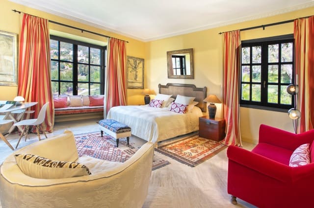 7 sypialnia Willa na sprzedaż w Marbella z basenem garażem - 3 700 000 € (Ref: 9928284)