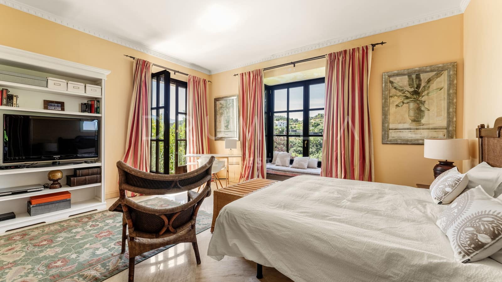 7 sypialnia Willa na sprzedaż w Marbella z basenem garażem - 3 700 000 € (Ref: 9928284)