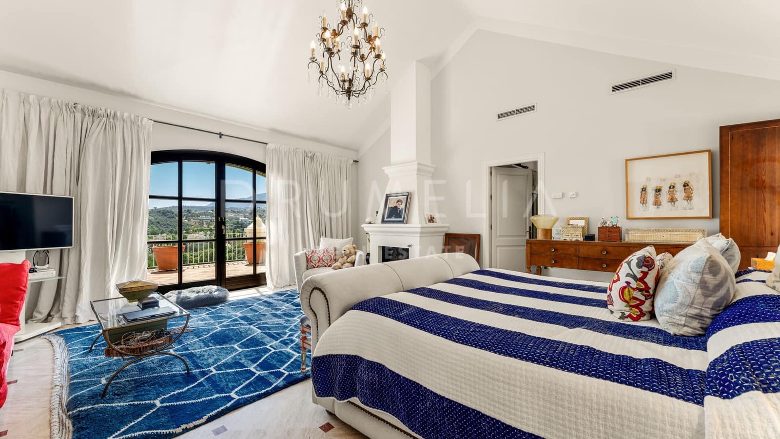 7 sypialnia Willa na sprzedaż w Marbella z basenem garażem - 3 700 000 € (Ref: 9928284)