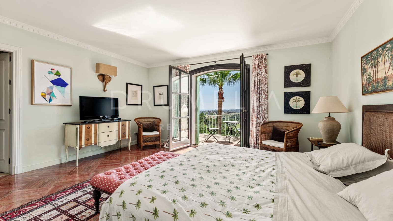 7 sypialnia Willa na sprzedaż w Marbella z basenem garażem - 3 700 000 € (Ref: 9928284)