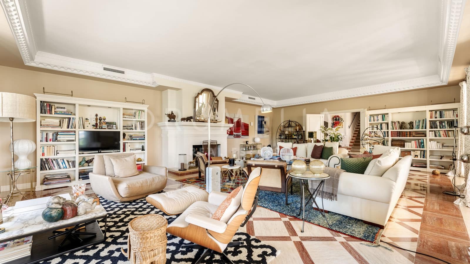 7 sypialnia Willa na sprzedaż w Marbella z basenem garażem - 3 700 000 € (Ref: 9928284)
