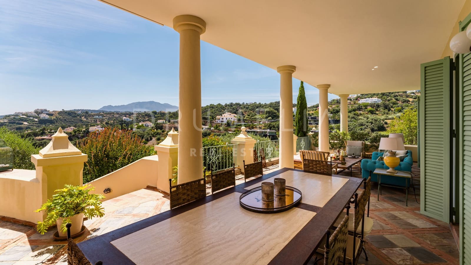 7 sypialnia Willa na sprzedaż w Marbella z basenem garażem - 3 700 000 € (Ref: 9928284)