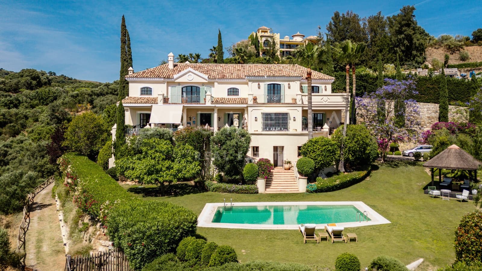 7 sypialnia Willa na sprzedaż w Marbella z basenem garażem - 3 700 000 € (Ref: 9928284)
