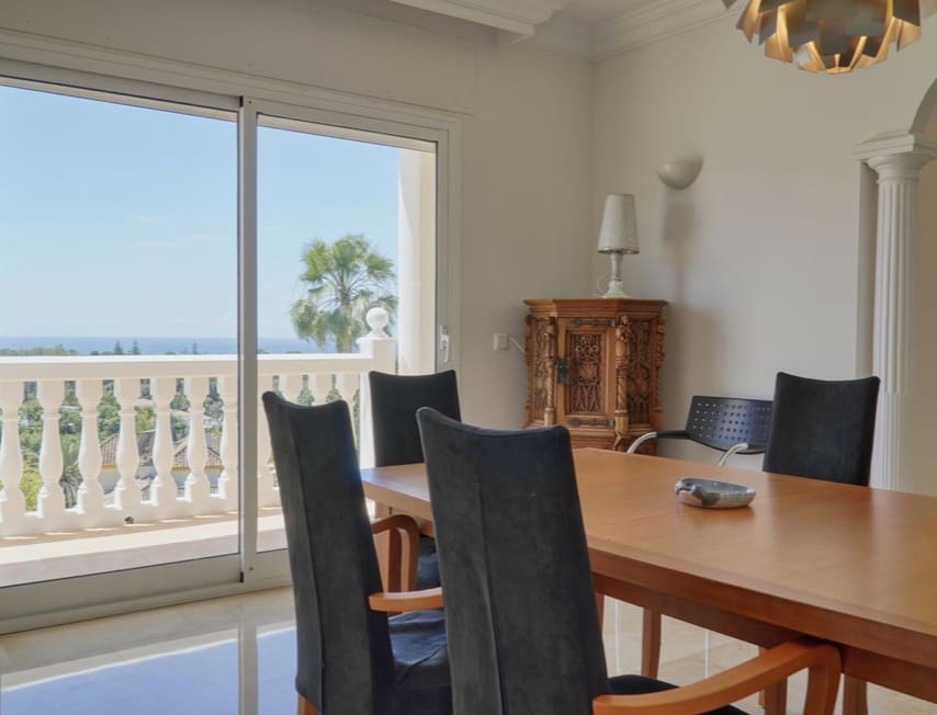 5 soverom Villa til salgs i Marbella med svømmebasseng garasje - € 2 400 000 (Ref: 9928285)