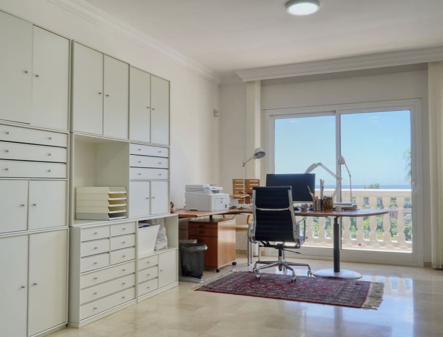 5 soverom Villa til salgs i Marbella med svømmebasseng garasje - € 2 400 000 (Ref: 9928285)