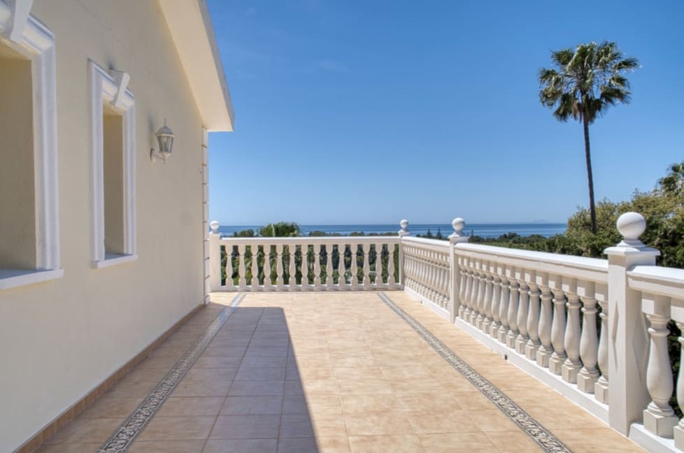 5 soverom Villa til salgs i Marbella med svømmebasseng garasje - € 2 400 000 (Ref: 9928285)