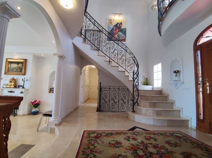 5 soverom Villa til salgs i Marbella med svømmebasseng garasje - € 2 400 000 (Ref: 9928285)
