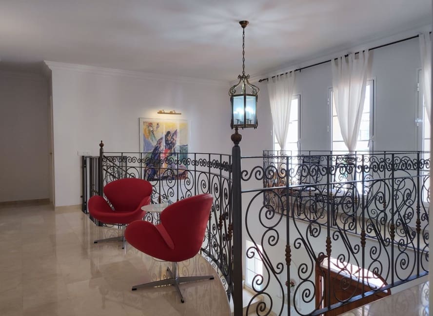 5 soverom Villa til salgs i Marbella med svømmebasseng garasje - € 2 400 000 (Ref: 9928285)