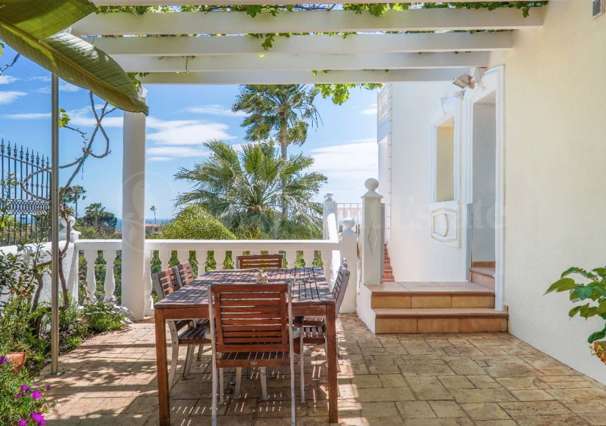 5 soverom Villa til salgs i Marbella med svømmebasseng garasje - € 2 400 000 (Ref: 9928285)