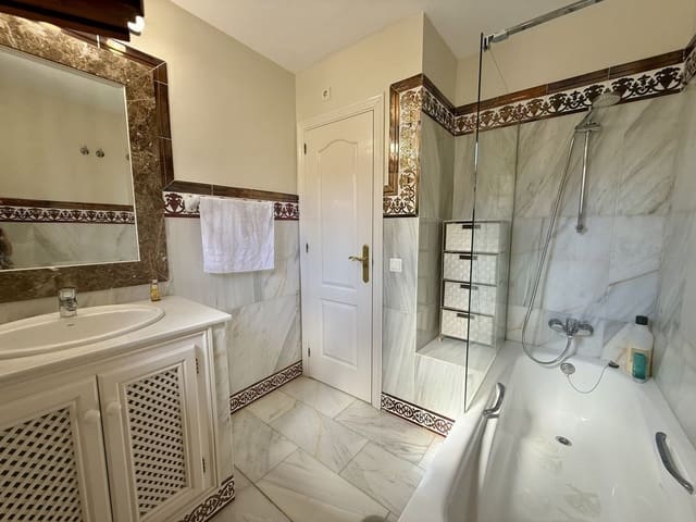 2 soverom Hus til salgs i Mijas Costa, Mijas med svømmebasseng - € 379 000 (Ref: 9930793)