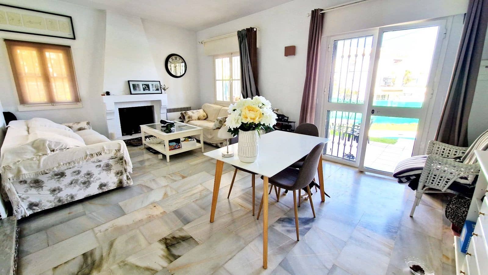2 sovrum Hus till salu i Mijas Costa med pool - 340 000 € (Ref: 9930794)