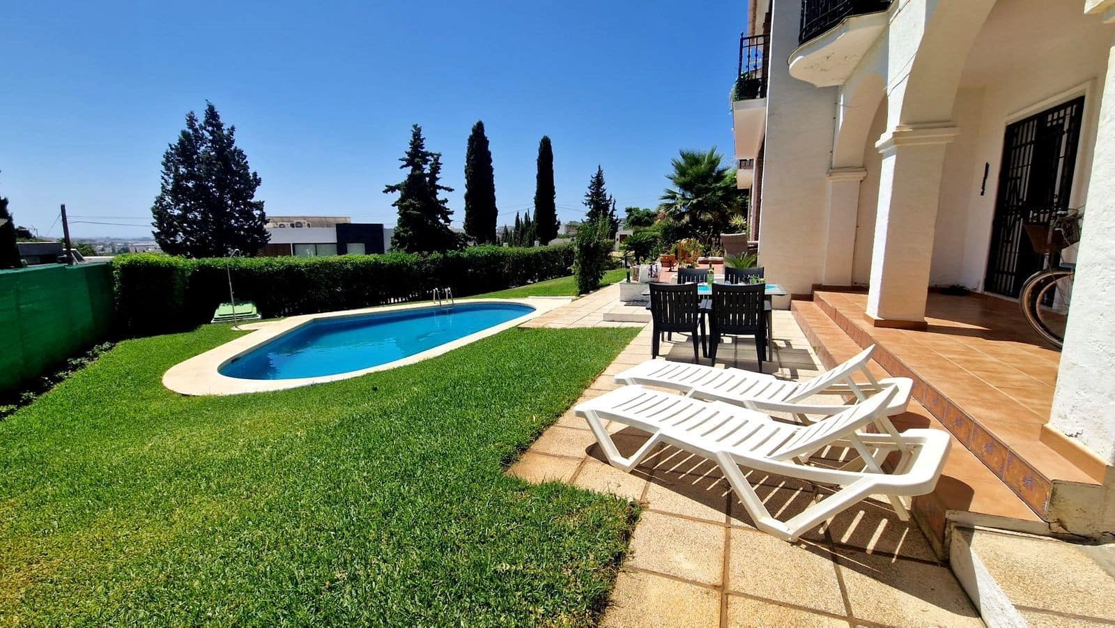 2 sovrum Hus till salu i Mijas Costa med pool - 340 000 € (Ref: 9930794)