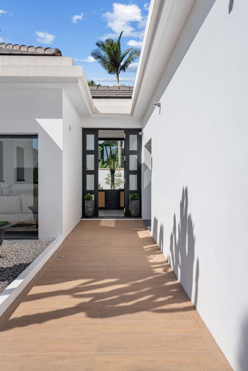3 chambre Villa/Maison à vendre à Estepona avec piscine garage - 1 890 000 € (Ref: 9930795)