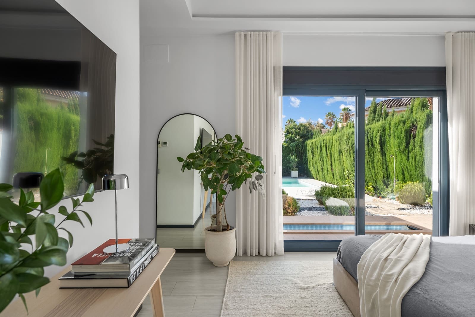 3 chambre Villa/Maison à vendre à Estepona avec piscine garage - 1 890 000 € (Ref: 9930795)