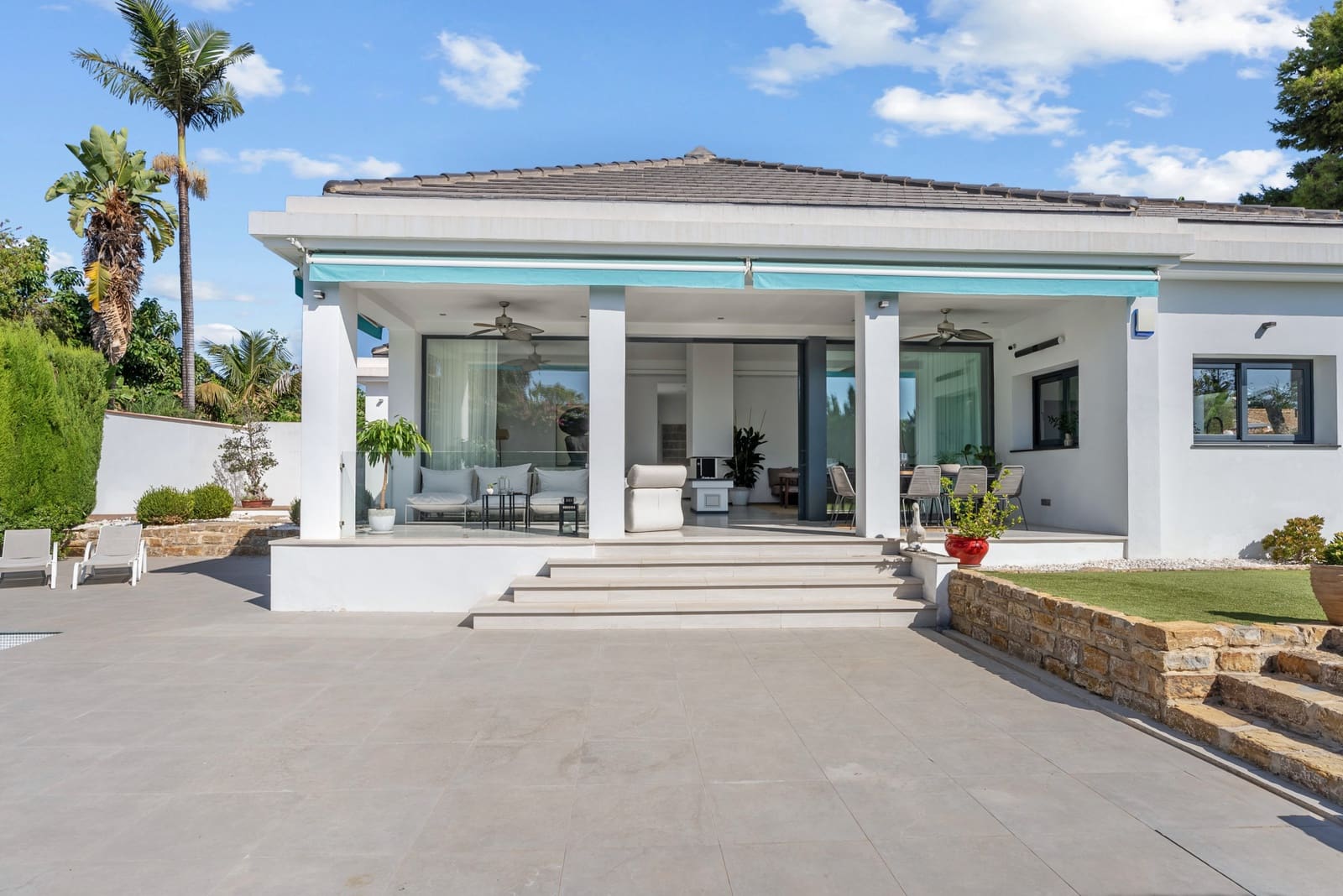 3 chambre Villa/Maison à vendre à Estepona avec piscine garage - 1 890 000 € (Ref: 9930795)