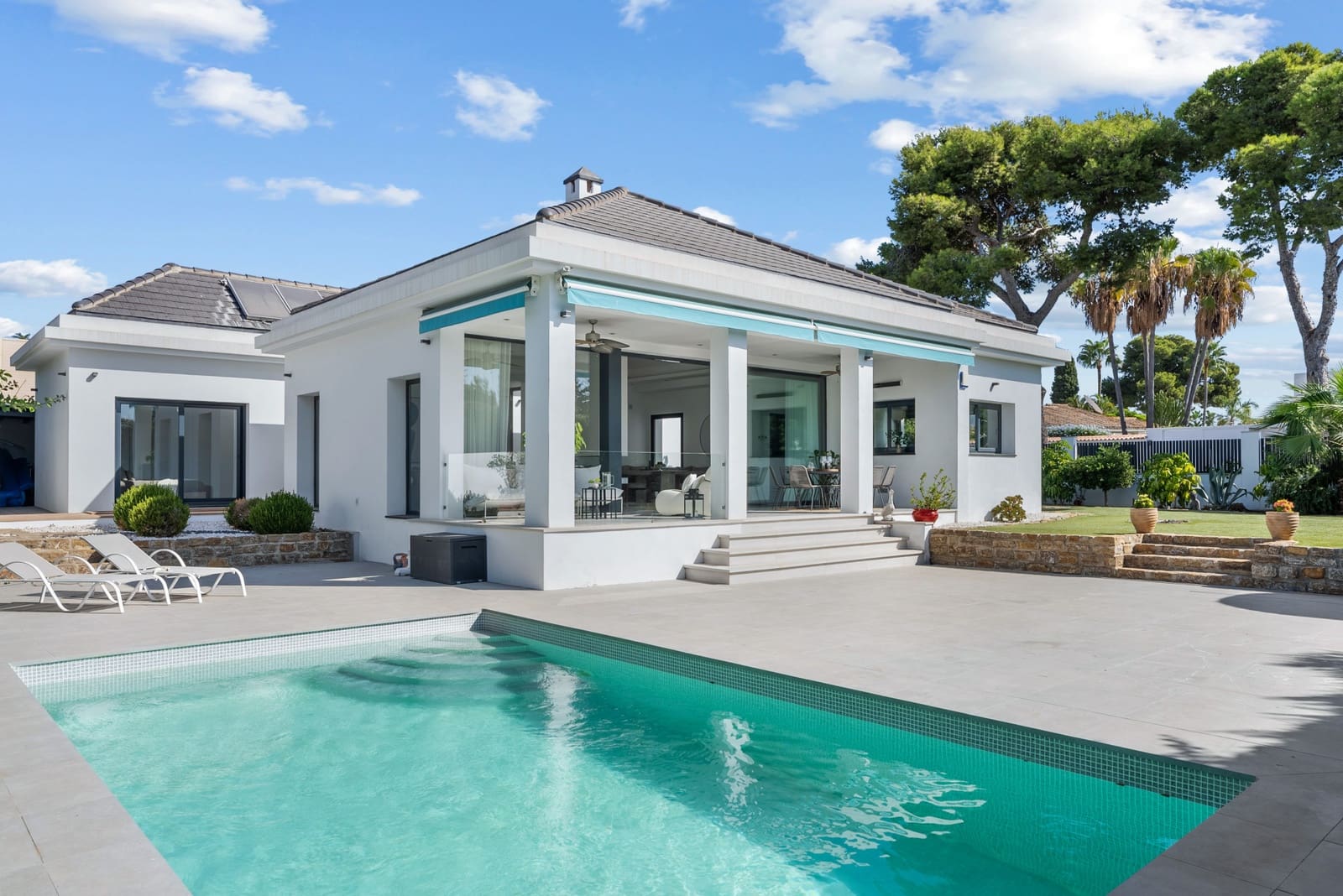 3 chambre Villa/Maison à vendre à Estepona avec piscine garage - 1 890 000 € (Ref: 9930795)
