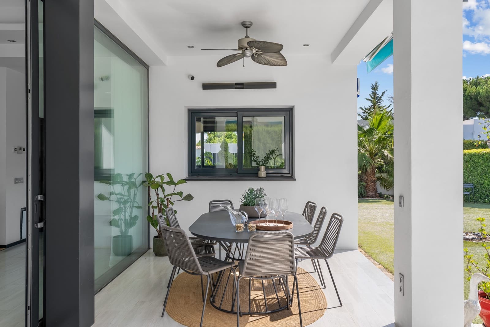 3 chambre Villa/Maison à vendre à Estepona avec piscine garage - 1 890 000 € (Ref: 9930795)