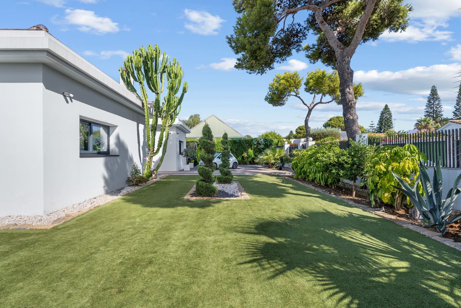 3 chambre Villa/Maison à vendre à Estepona avec piscine garage - 1 890 000 € (Ref: 9930795)