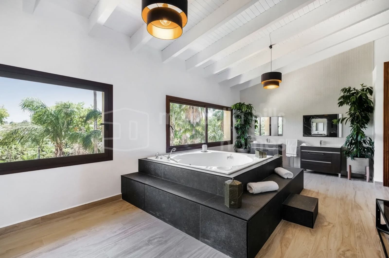 11 bedroom Villa for sale in Marbella - € 13,900,000 (Ref: 9930796)