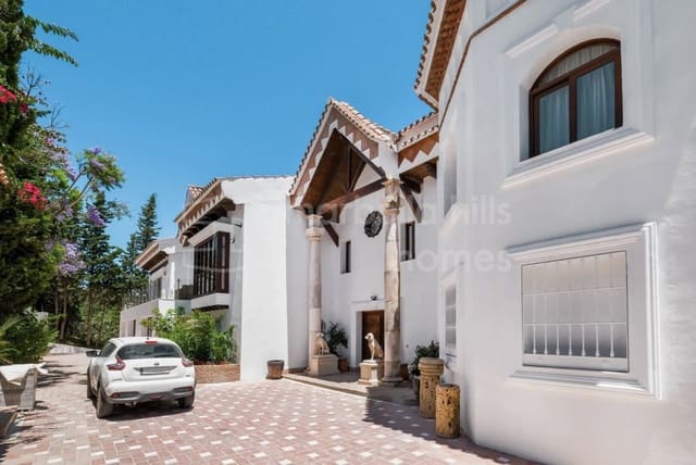 11 slaapkamer Villa te koop in Marbella - € 13.900.000 (Ref: 9930796)