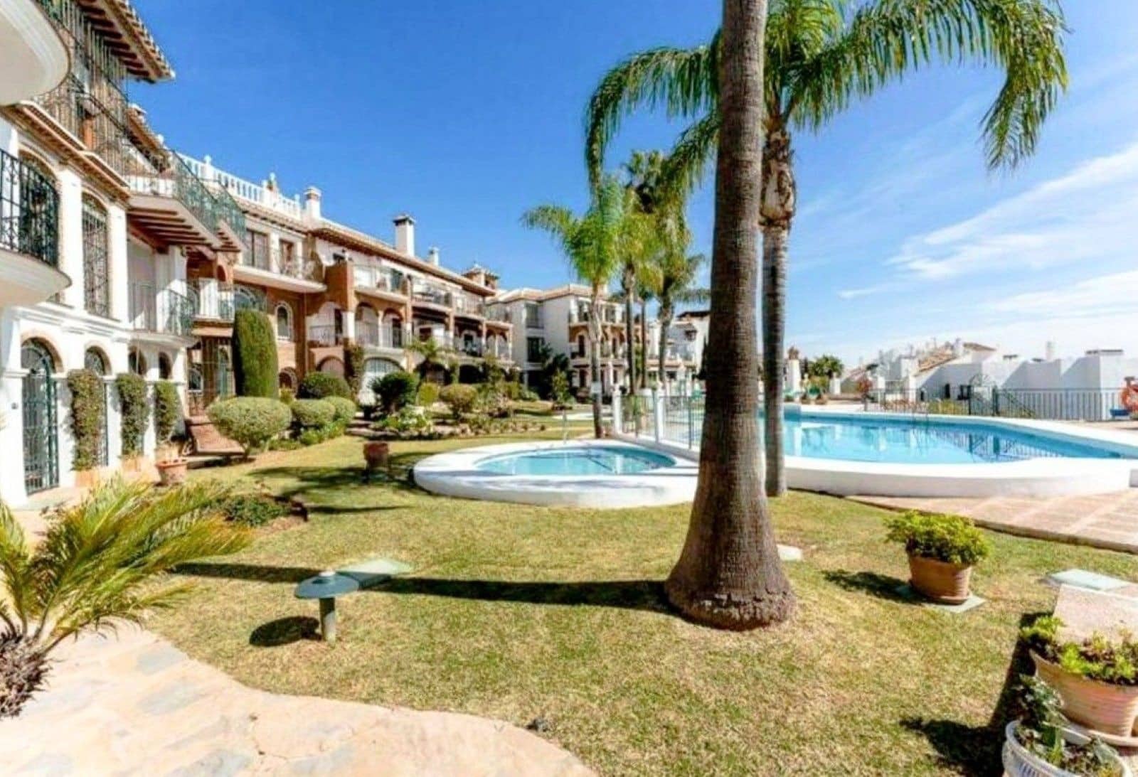 2 quarto Casa em Banda para venda em Mijas Costa com piscina - 325 000 € (Ref: 9930798)