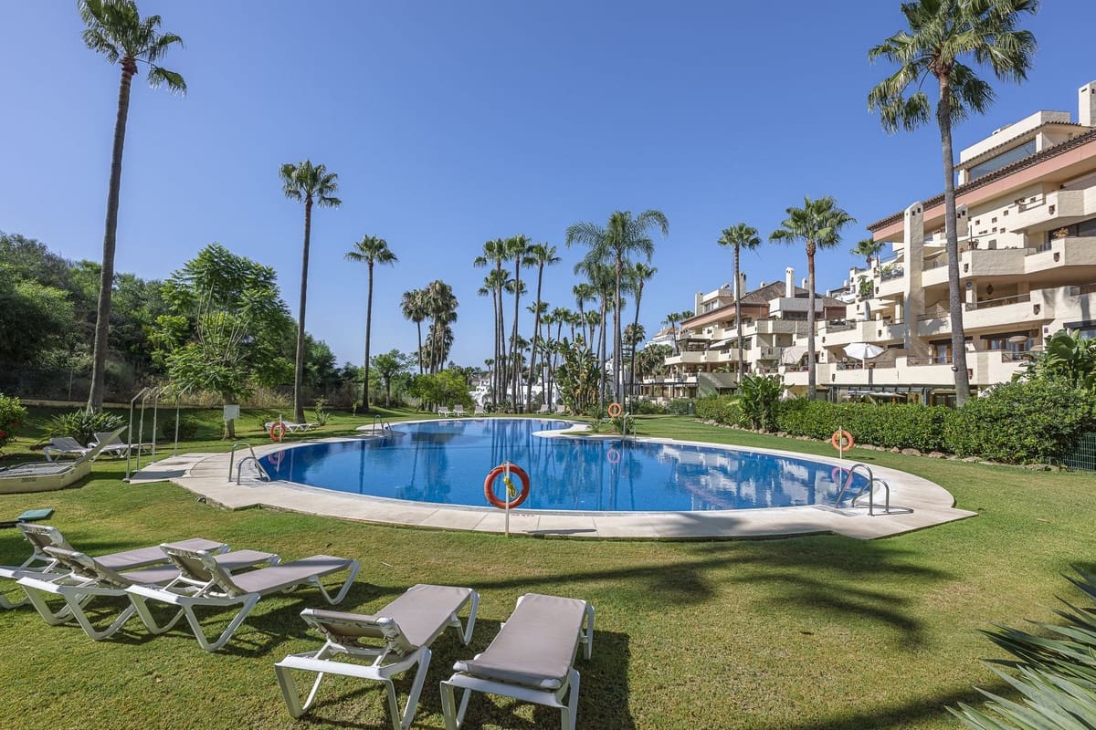 3 Zimmer Apartment zu verkaufen in Marbella mit Pool Garage - 799.000 € (Ref: 9930800)