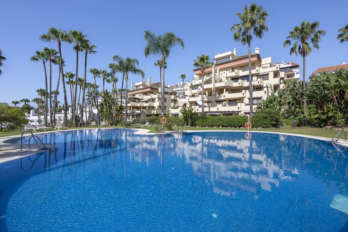 3 Zimmer Apartment zu verkaufen in Marbella mit Pool Garage - 799.000 € (Ref: 9930800)