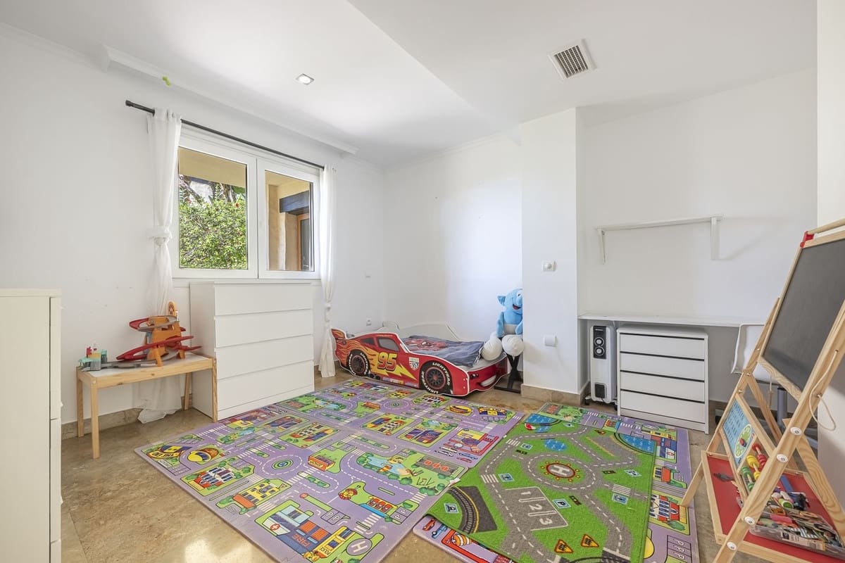 3 Zimmer Apartment zu verkaufen in Marbella mit Pool Garage - 799.000 € (Ref: 9930800)