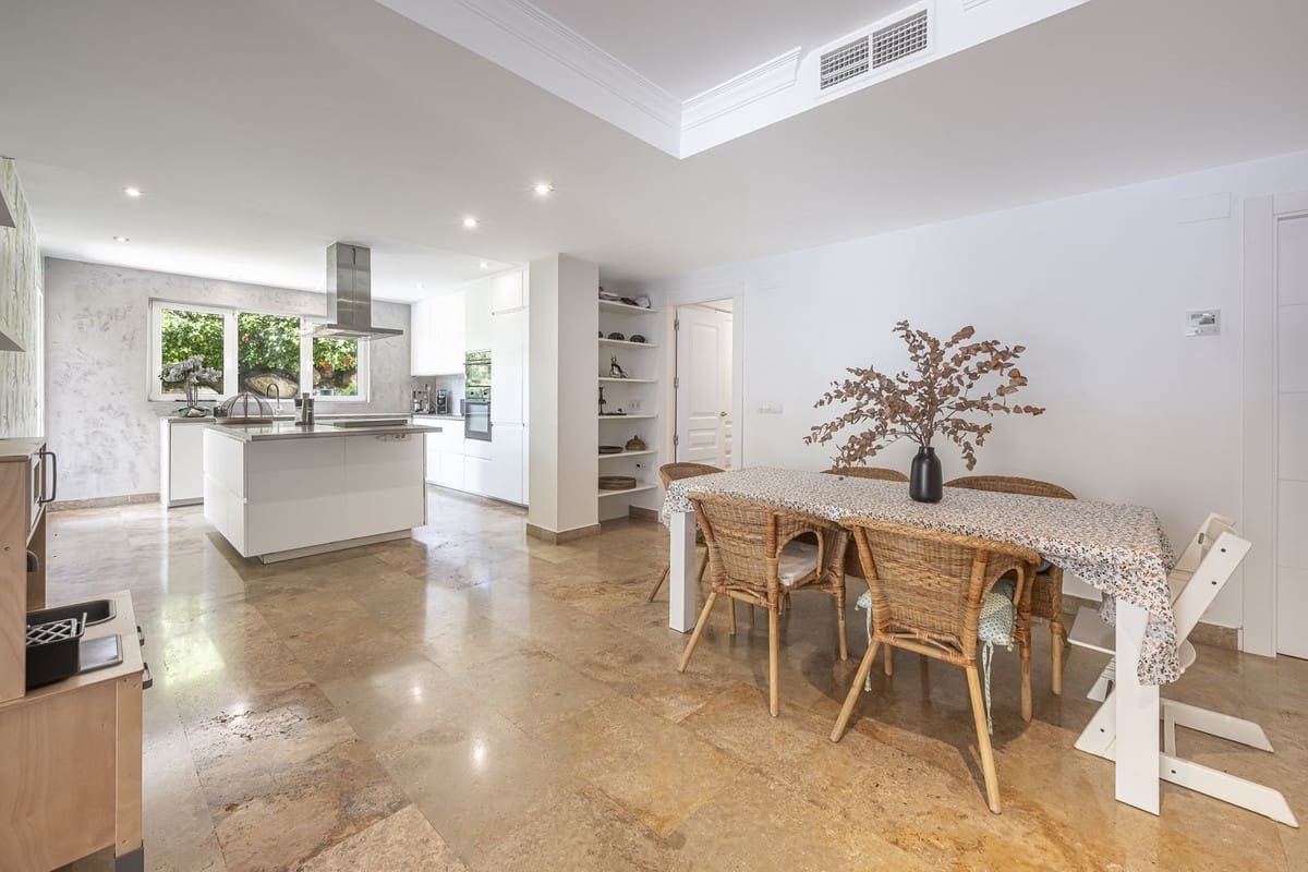 3 Zimmer Apartment zu verkaufen in Marbella mit Pool Garage - 799.000 € (Ref: 9930800)