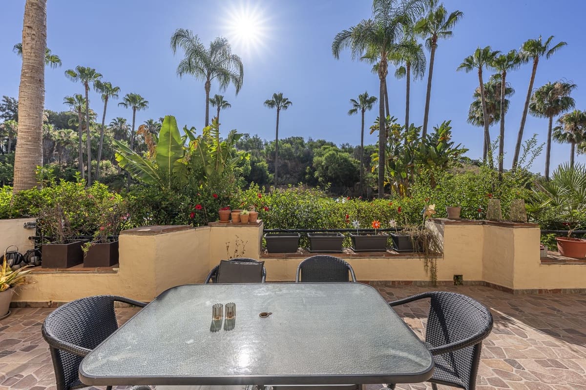 3 Zimmer Apartment zu verkaufen in Marbella mit Pool Garage - 799.000 € (Ref: 9930800)