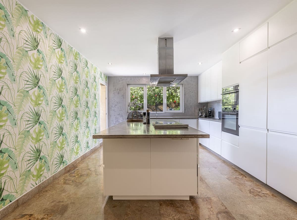 3 Zimmer Apartment zu verkaufen in Marbella mit Pool Garage - 799.000 € (Ref: 9930800)