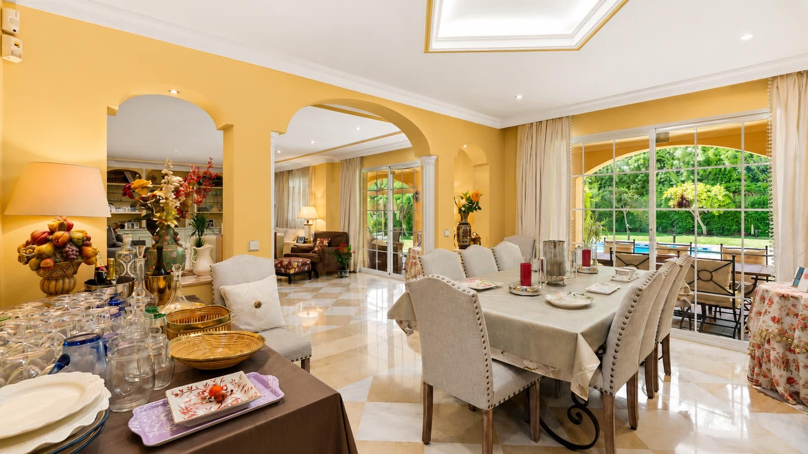 5 bedroom Villa for sale in Marbella with pool garage - € 3,850,000 (Ref: 9930802)