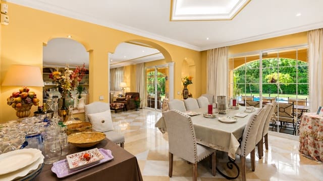 5 chambre Villa/Maison à vendre à Marbella avec piscine garage - 3 850 000 € (Ref: 9930802)