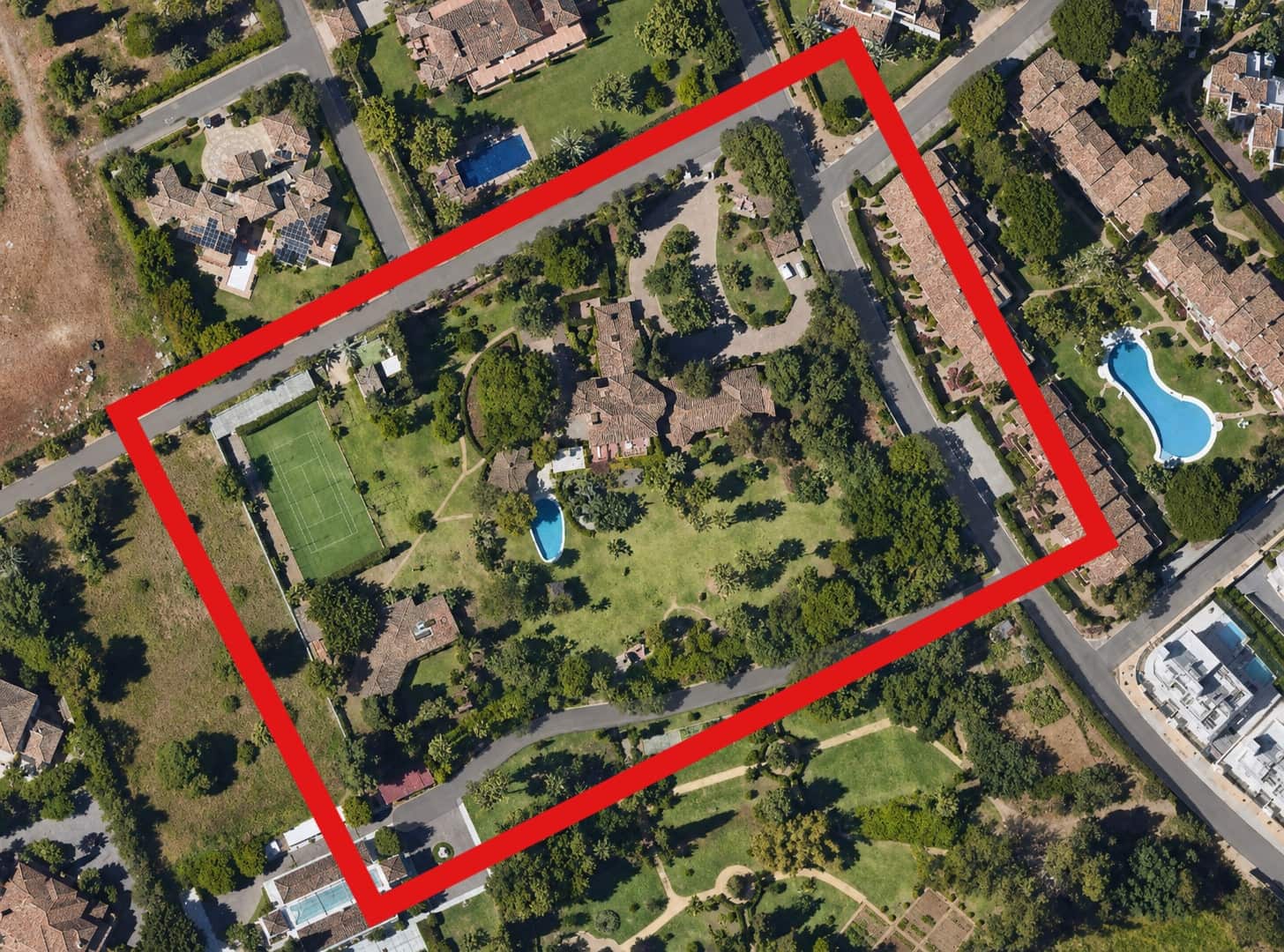 Building Plot for sale in Golden Mile - € 16,000,000 (Ref: 9930803)
