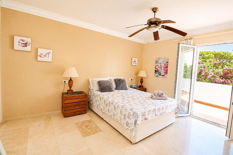 3 slaapkamer Villa te koop in Calahonda met zwembad - € 775.000 (Ref: 9954257)
